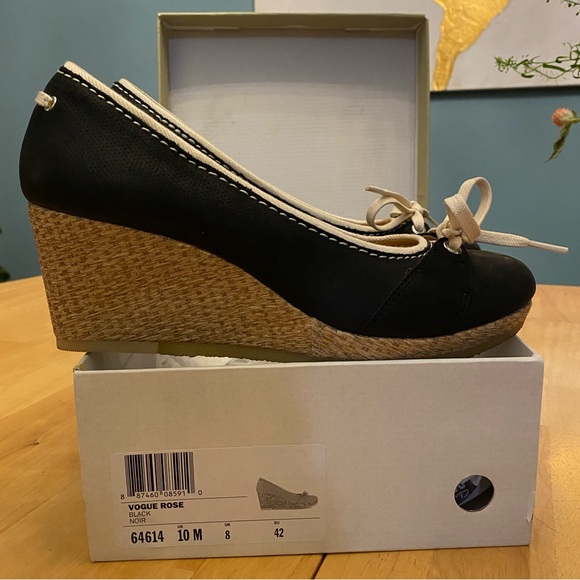 New in box,  Clark’s Originals- Vogue Rose Crepe Wedge Heels!! - Picture 4 of 7